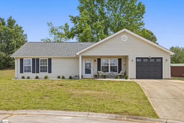 1302 Autumn Glen Court, Fountain Inn, SC 29644