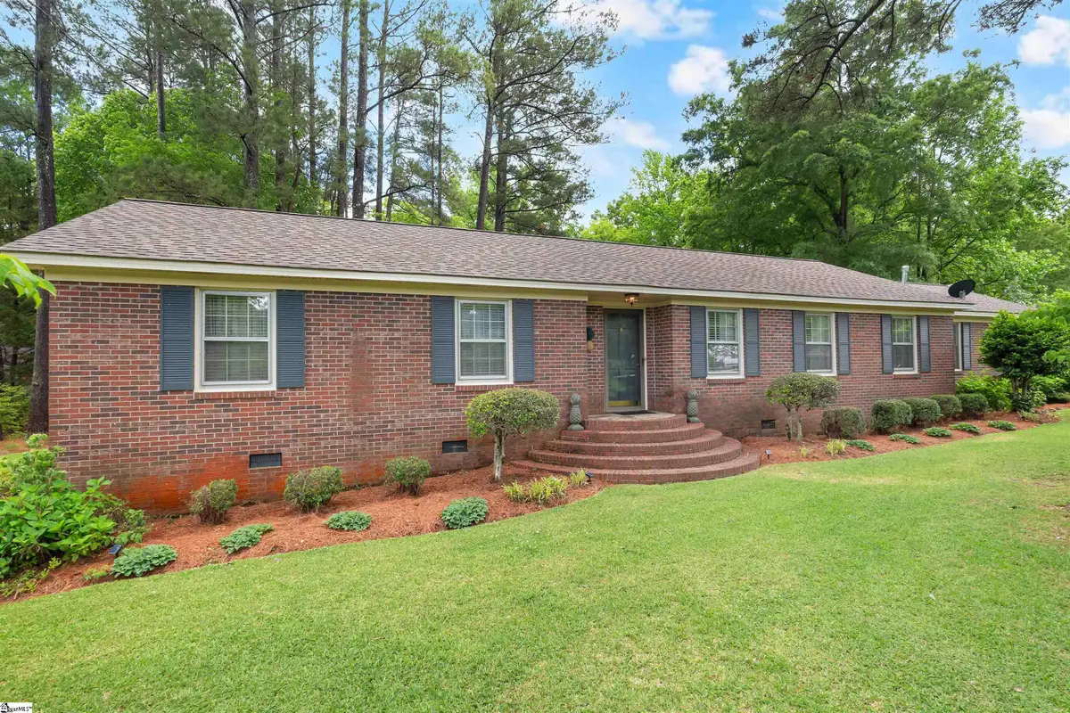 401 Woodland Way, Laurens, SC 29360 - #1