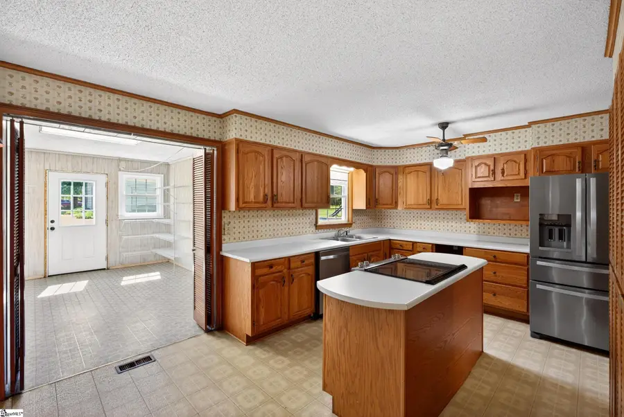 111 Highland Acres Drive, Boiling Springs, SC 29316 - #3