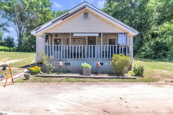 18 Gossett Street, Laurens, SC 29360