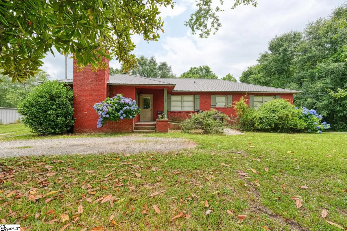 1504 E Rutherford Street, Landrum, SC 29356 - #1