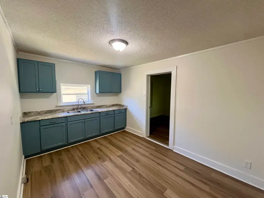 13 Clark Street, Laurens, SC 29360 - #2
