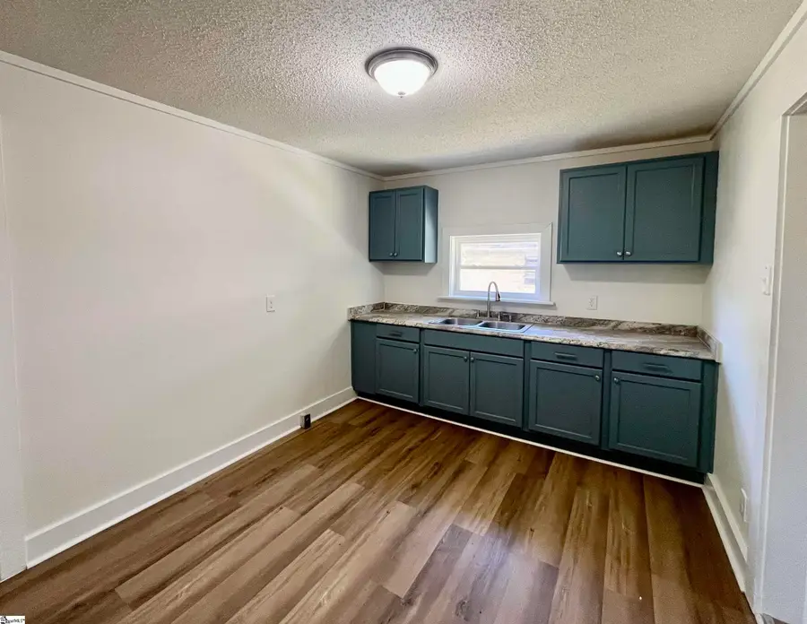 13 Clark Street, Laurens, SC 29360 - #3
