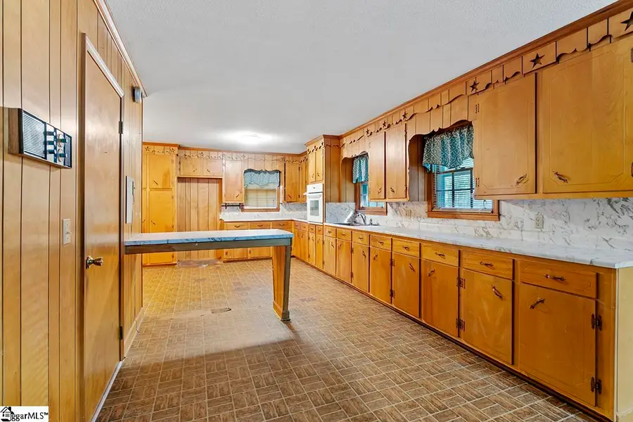 18348 25 Highway, Ware Shoals, SC 29692 - #3