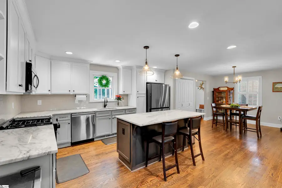 204 Lowndes Avenue, Greenville, SC 29607 - #3