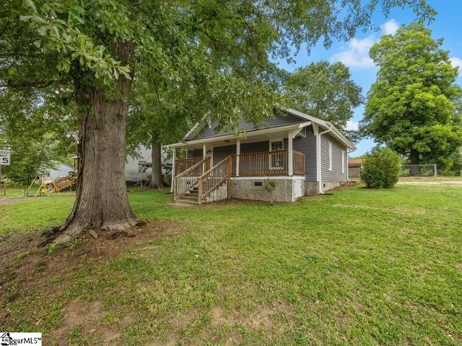 207 Poole Street, Woodruff, SC 29388-1633 - #2