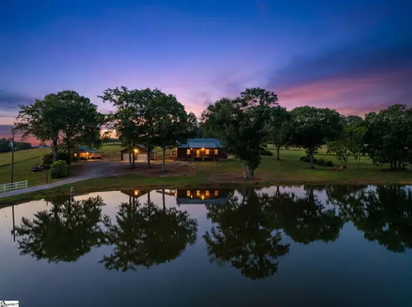 425 Cooper Bridge Road, Woodruff, SC 29388