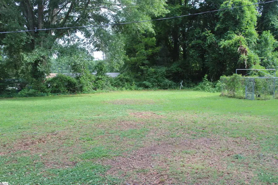 109 S Greenwood Avenue, Ware Shoals, SC 29692 - #3
