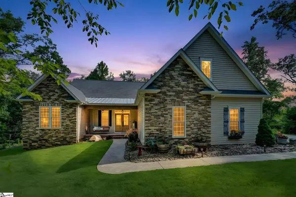547 Lawrence Bridge Road, Seneca, SC 29672