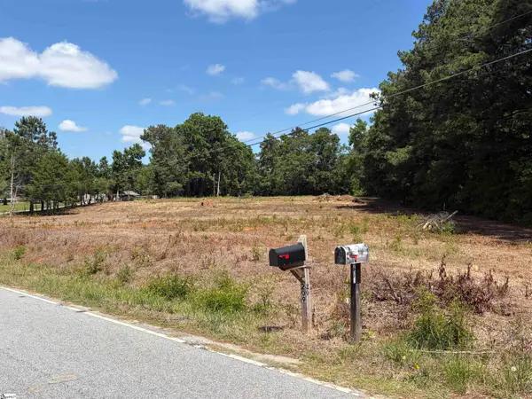 208 Pine Drive, Greenwood, SC 29653