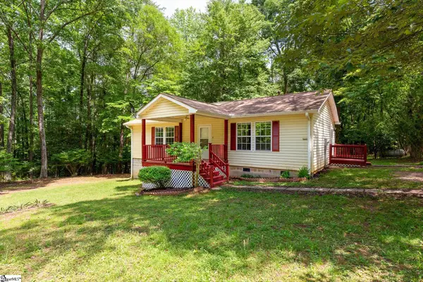 560 Center Drive, Taylors, SC 29687