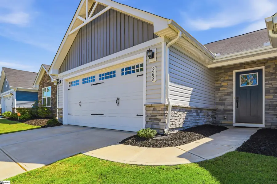 202 Southwell Street, Woodruff, SC 29388 - #2