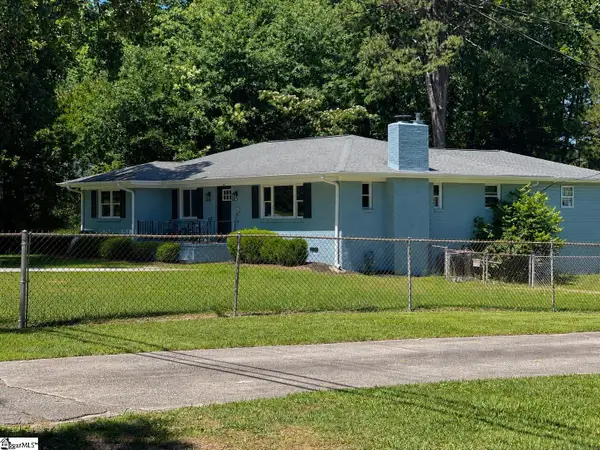 13 Cardinal Drive, Taylors, SC 29687-3210