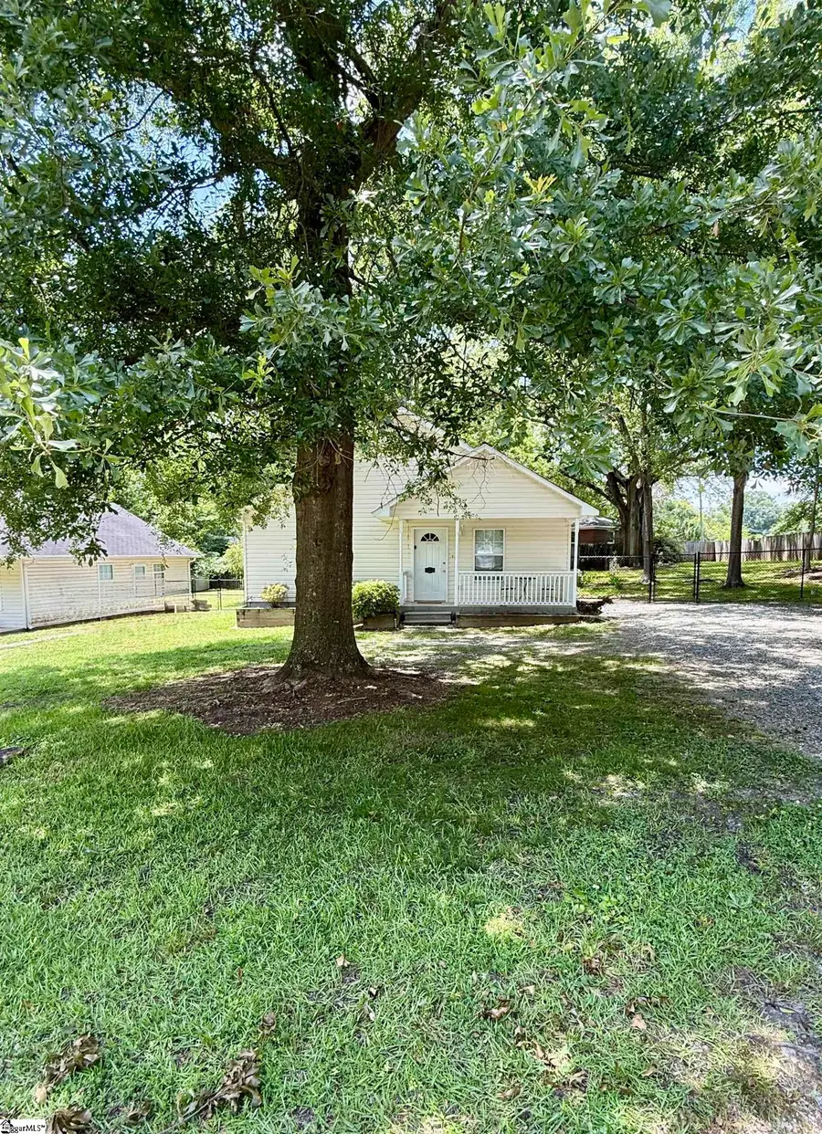 222 South Street, Woodruff, SC 29388 - #2