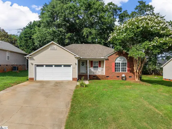 635 Shadow Dance Lane, Boiling Springs, SC 29316