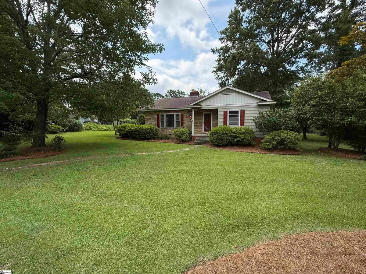 301 Pine Street, Clinton, SC 29325 - #1
