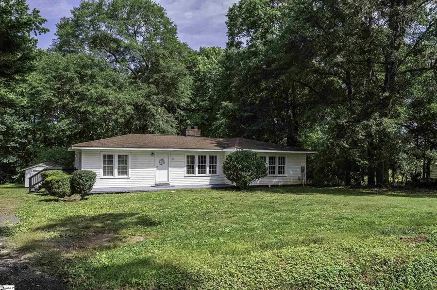 190 North Street, Wellford, SC 29385 - #2