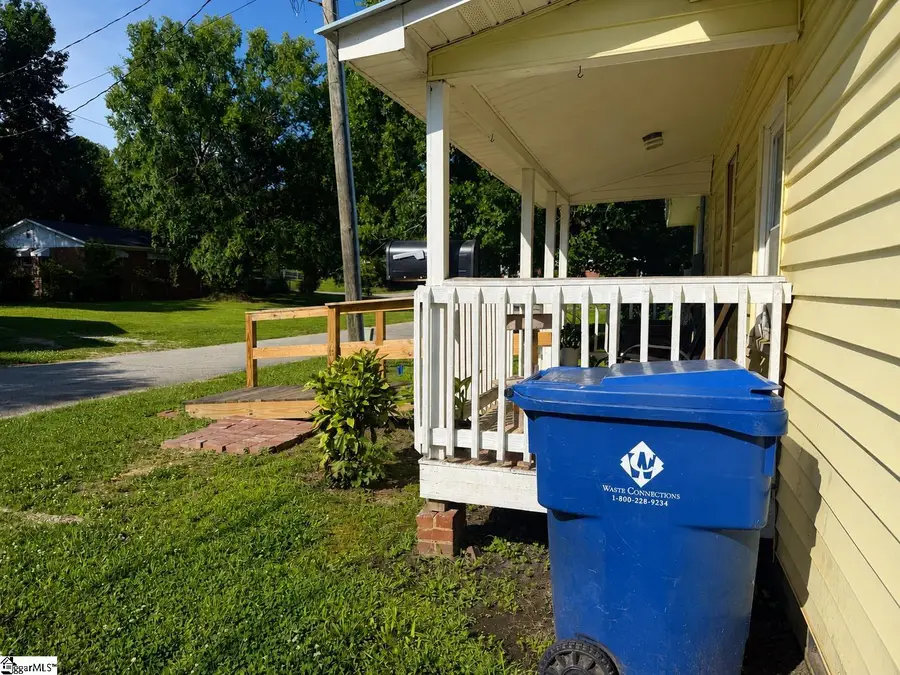 117 Williams Street, Woodruff, SC 29306 - #2