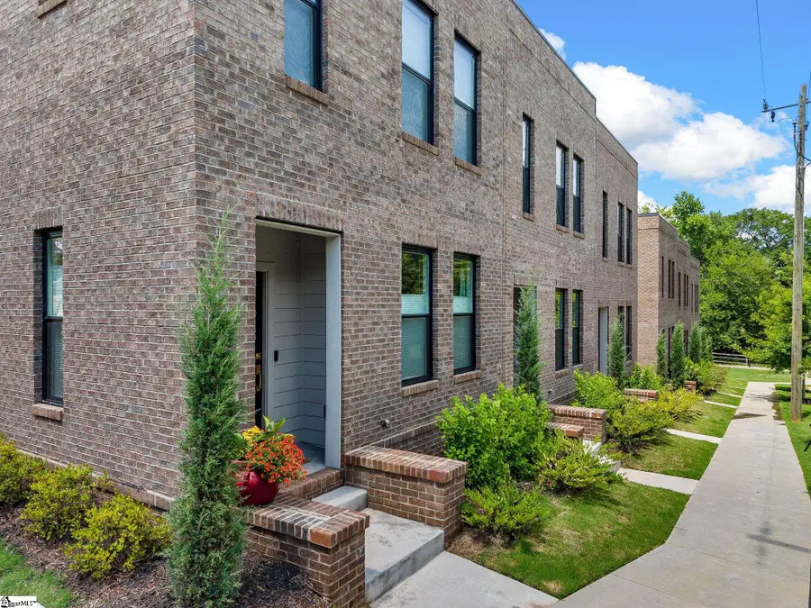 296 College Street, Spartanburg, SC 29303 - #3