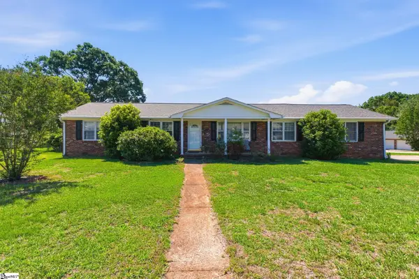 2 Elkhorn Drive, Greenville, SC 29617-7425