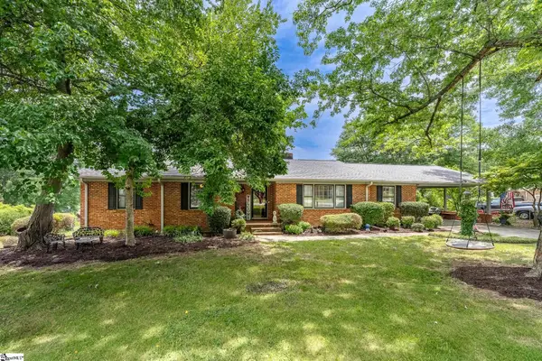 15 Ravensworth Road, Taylors, SC 29687