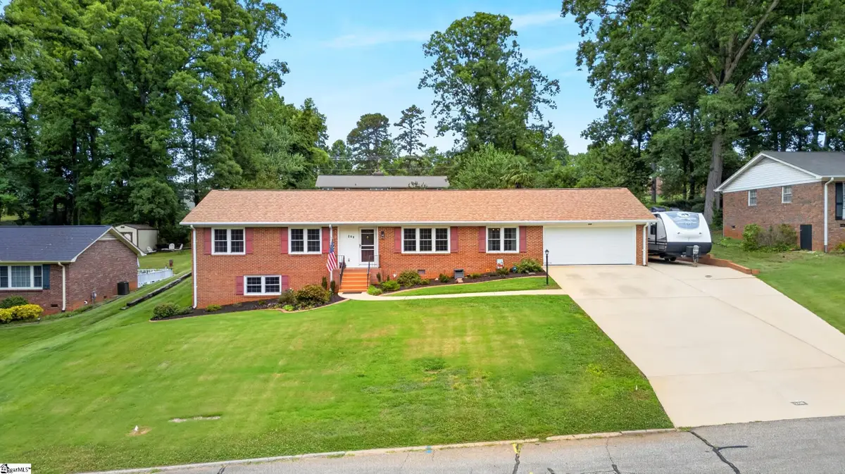 208 Holly Road, Taylors, SC 29687 - #1