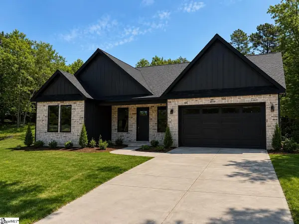 169 Lakeshore Drive, Chesnee, SC 29323