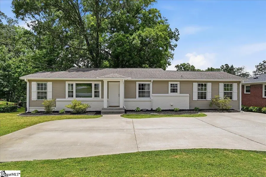 902 E Lee Road, Taylors, SC 29687 - #3