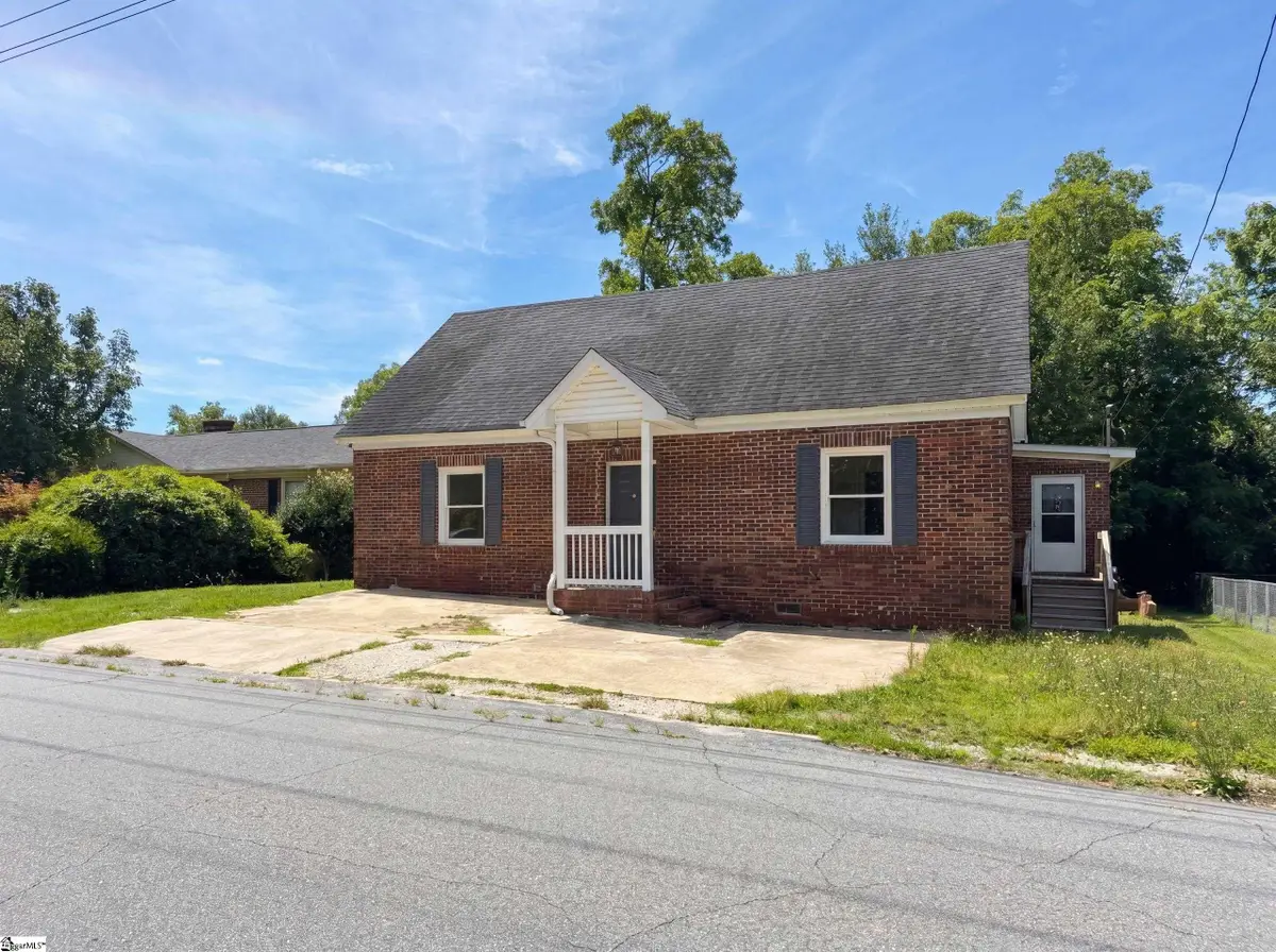 202 E Centennial Street, Clinton, SC 29325 - #1