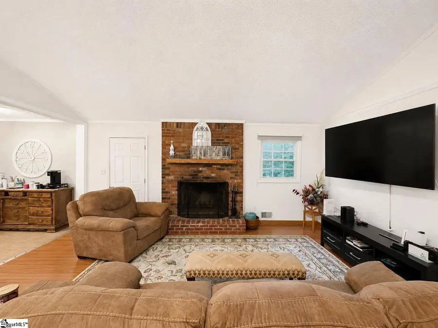 220 Millwood Lane, Wellford, SC 29385 - #3