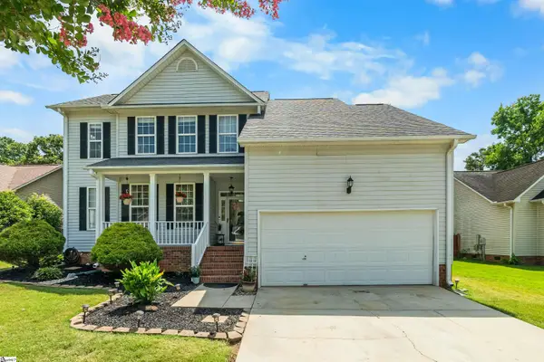104 Golden Crest Court, Mauldin, SC 29662