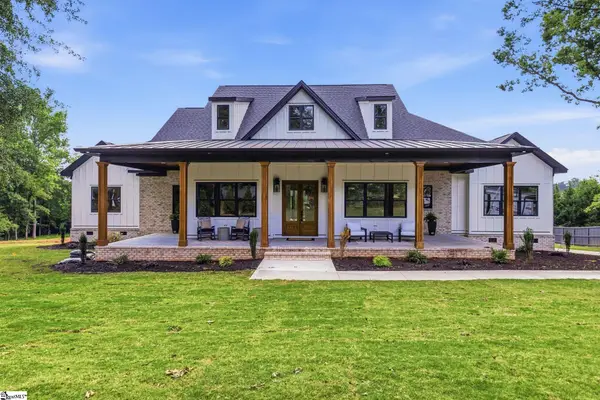 118 Crown Oak Court, Spartanburg, SC 29301