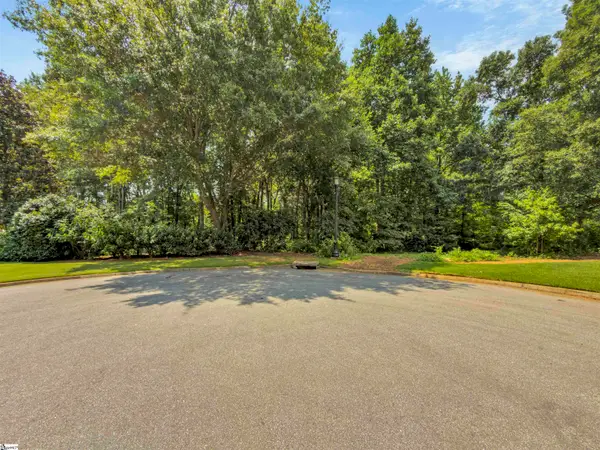 6 Peters Creek Court, Simpsonville, SC 29681