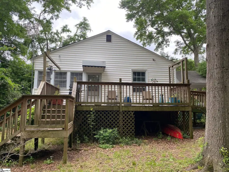 302 Jones Street, Laurens, SC 29360 - #3