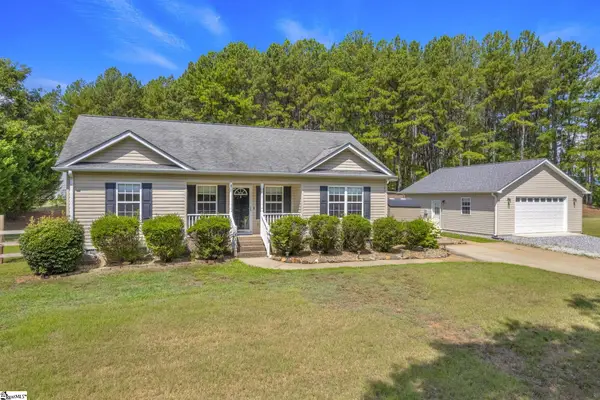 124 E King Road, Greer, SC 29651