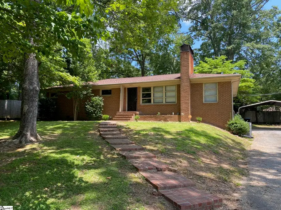 204 Glendale Avenue, Laurens, SC 29360 - #3