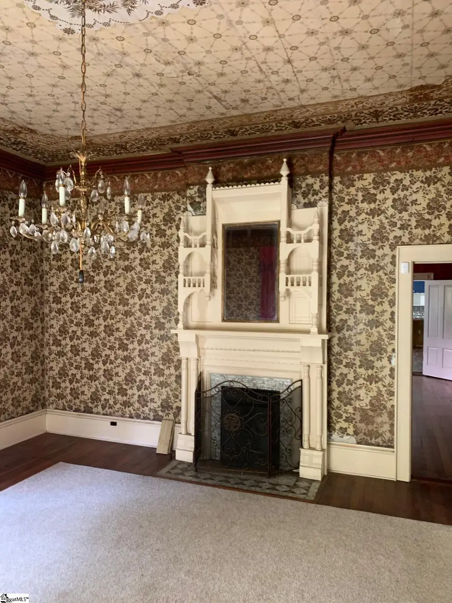 520 W Main Street, Laurens, SC 29360 - #2