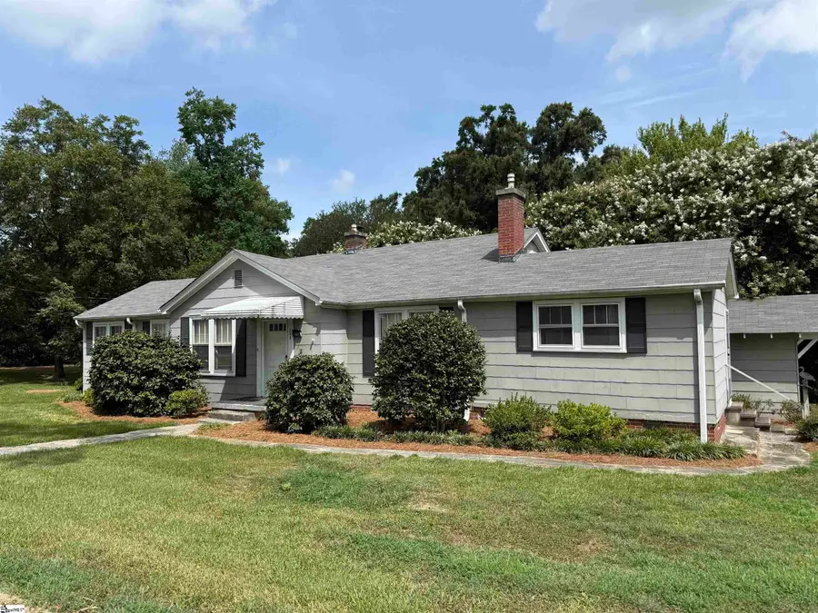 103 S Woodrow Street, Clinton, SC 29325 - #2