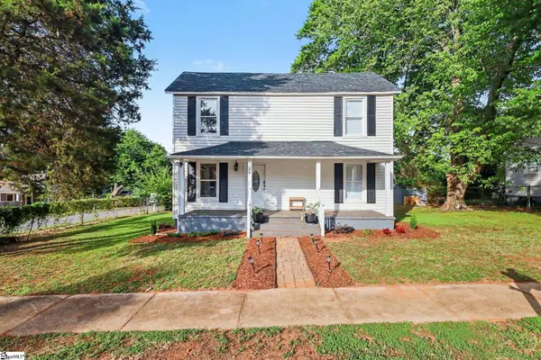 26 2nd Avenue, Greenville, SC 29609