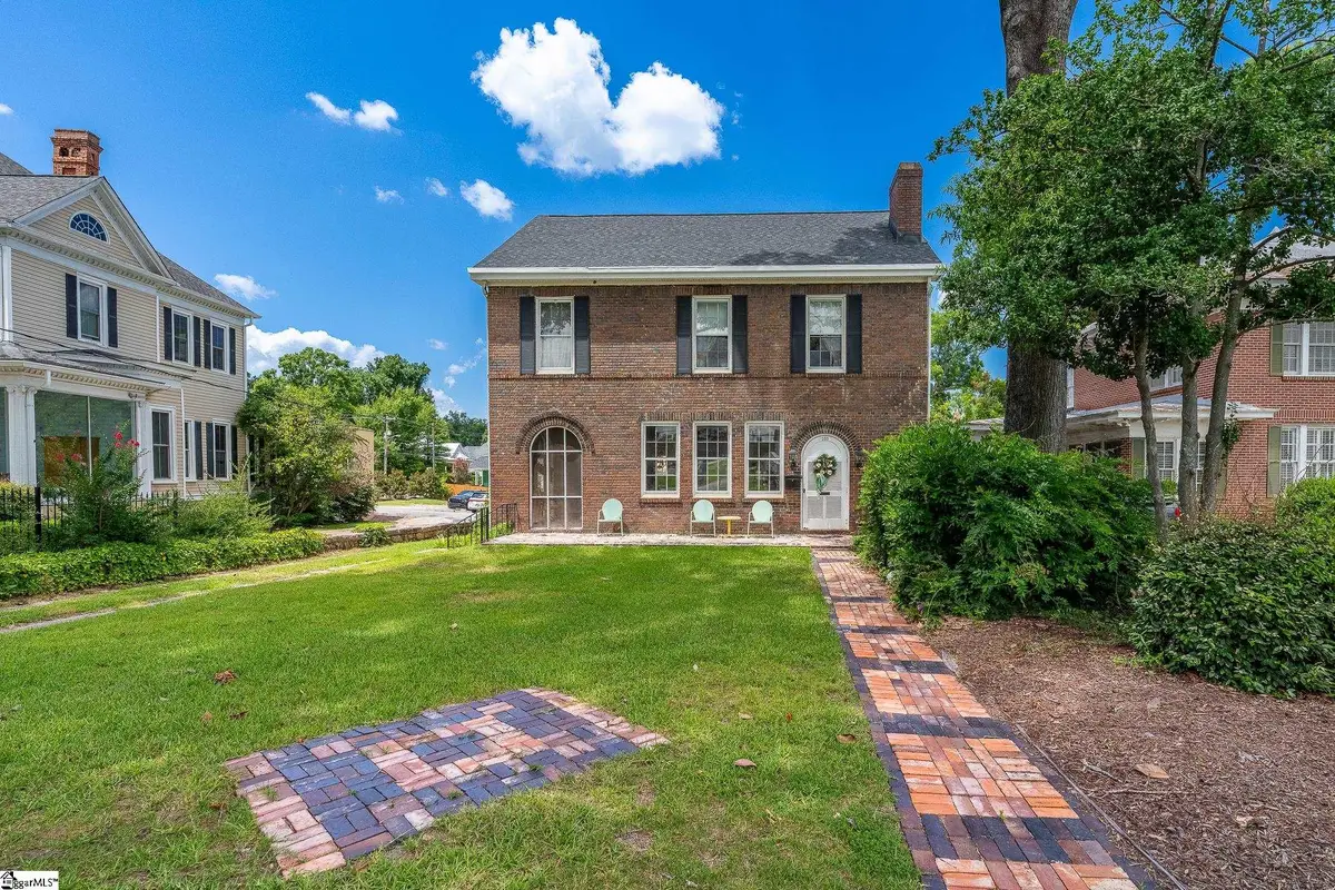 105 E Cambridge Avenue, Greenwood, SC 29646 - #1