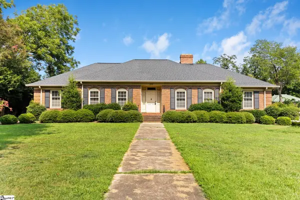 307 S Broad Street, Clinton, SC 29325