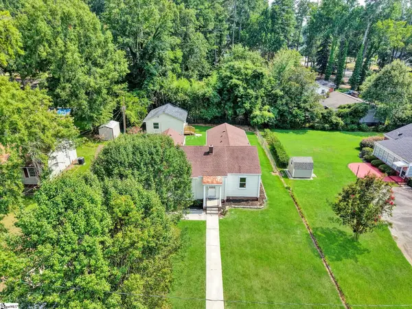 207 Elm Street, Clinton, SC 29325
