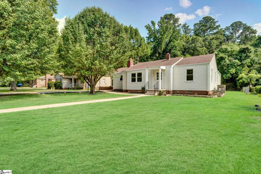 207 Elm Street, Clinton, SC 29325 - #2
