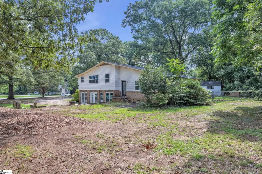 1201 Lakeview Circle, Greer, SC 29651 - #2