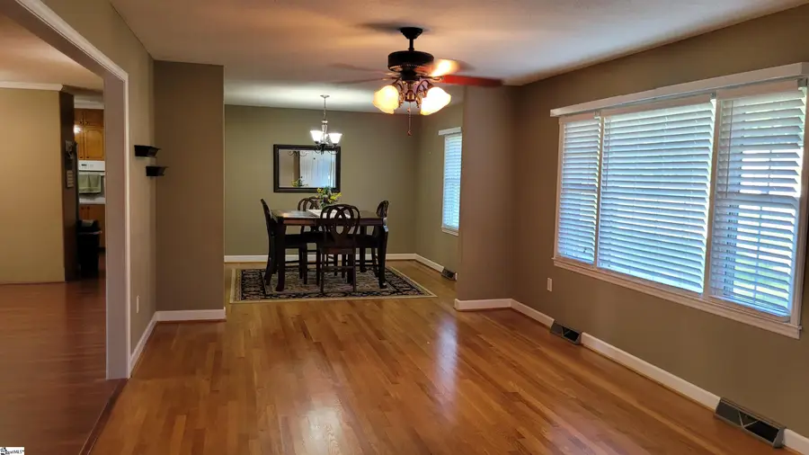 105 Blakely Avenue, Laurens, SC 29360 - #3