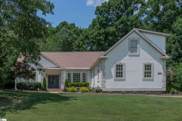 208 Glen Meadows Drive, Simpsonville, SC 29680