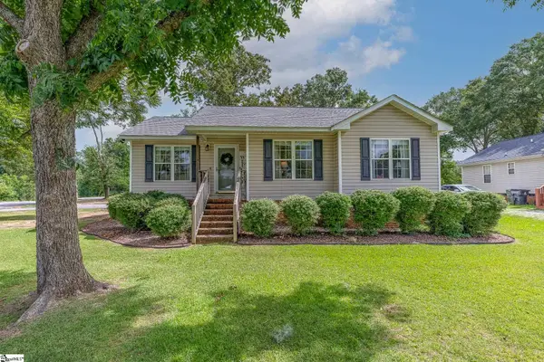 109 Hilldale Avenue, Laurens, SC 29360