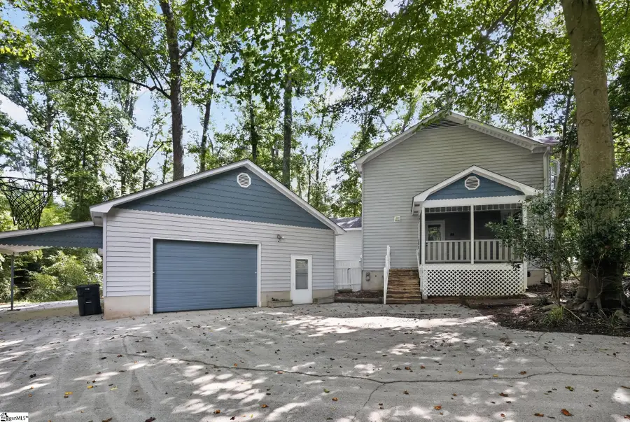 814 S Almond Drive, Simpsonville, SC 29681 - #2