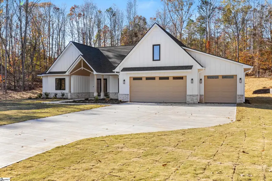 125 E Peninsula Drive, Laurens, SC 29360 - #2