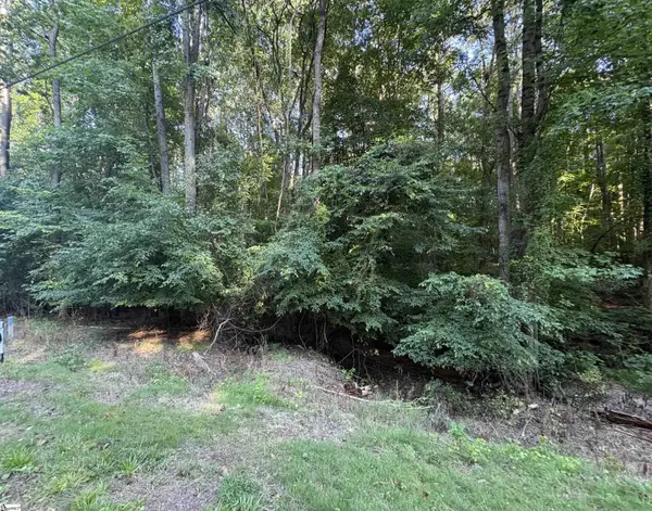 8 Trey Lane, Ware Shoals, SC 93442